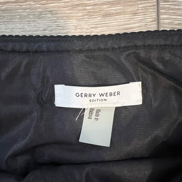 Gerry Weber Knit Skirt Pull On Elastic Waist Academia Wool Size 10 Plaid - Picture 3 of 4